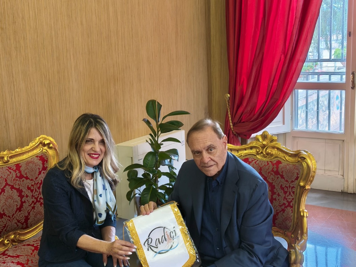 Mastella firma l'accordo: Benevento riscopre il turismo delle radici - 