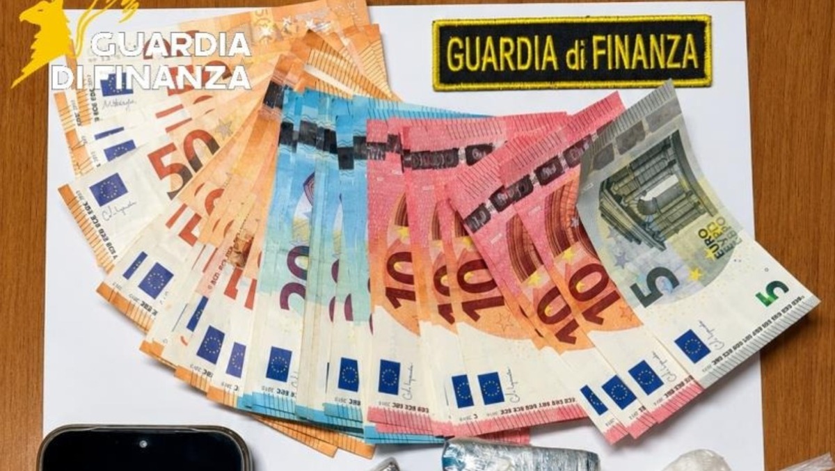 Benevento: nasconde la droga nei fuseaux, arrestata una donna - 