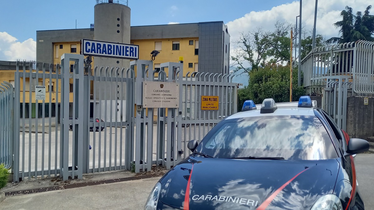 Follia al ristorante: accoltella un cliente all'addome, arrestato - 