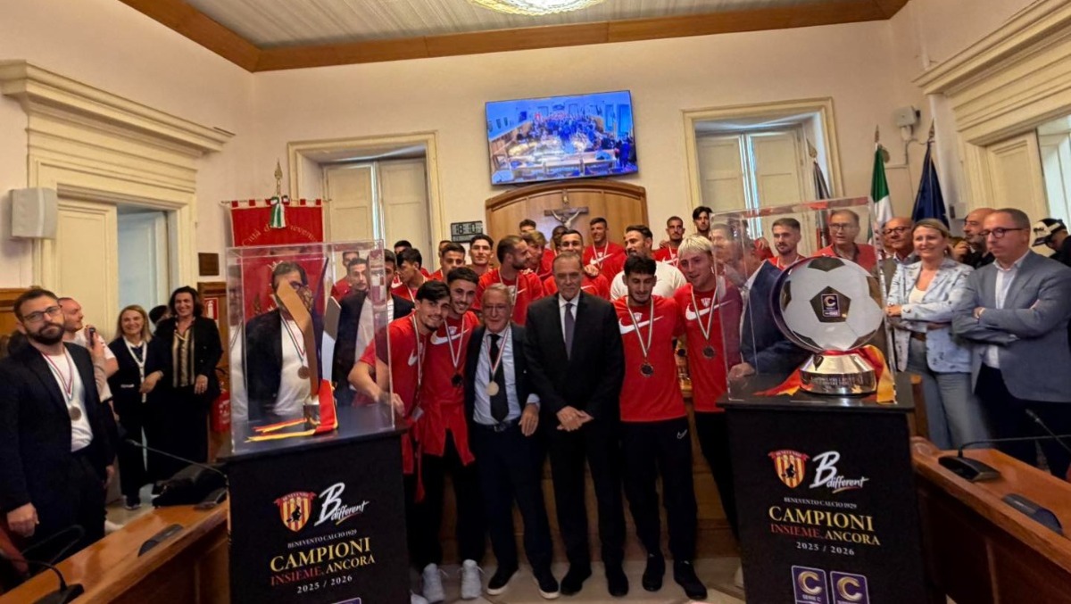 Trionfo Benevento: Mastella premia la squadra per lo storico double - 
