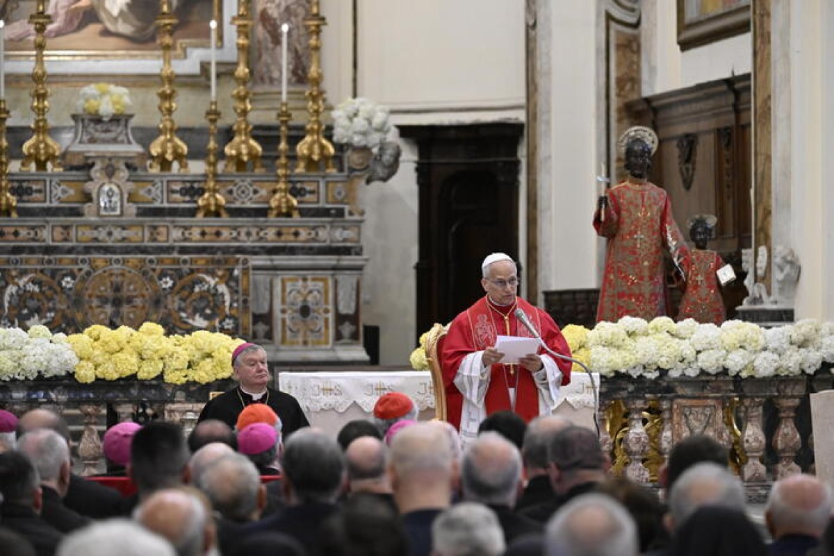 Il Papa ad Acerra: "Dalla Terra dei fuochi nasca un esercito di pace" - 