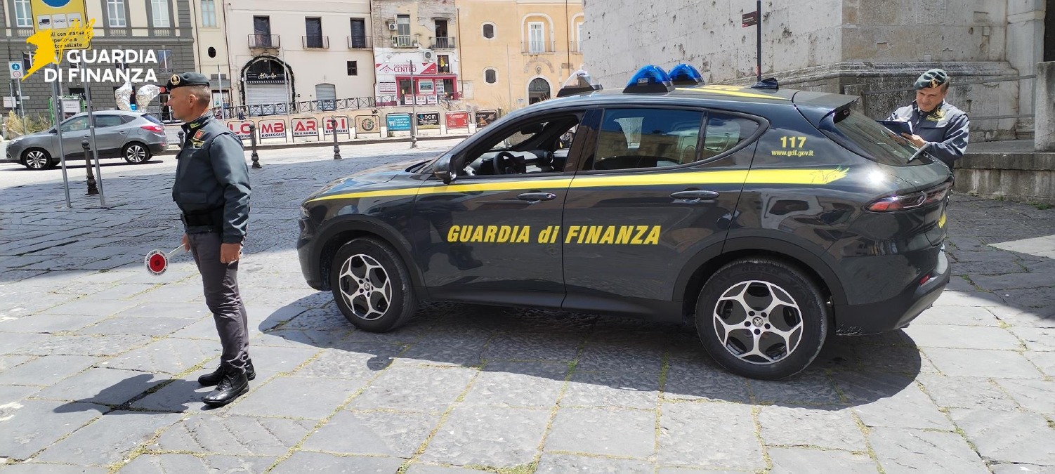 Benevento: 15 lavoratori in nero scovati dalla Guardia di Finanza - 