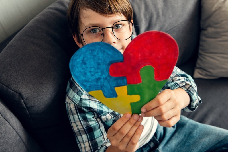 Autismo e neurosviluppo: parte in Campania la raccolta di firme. - 