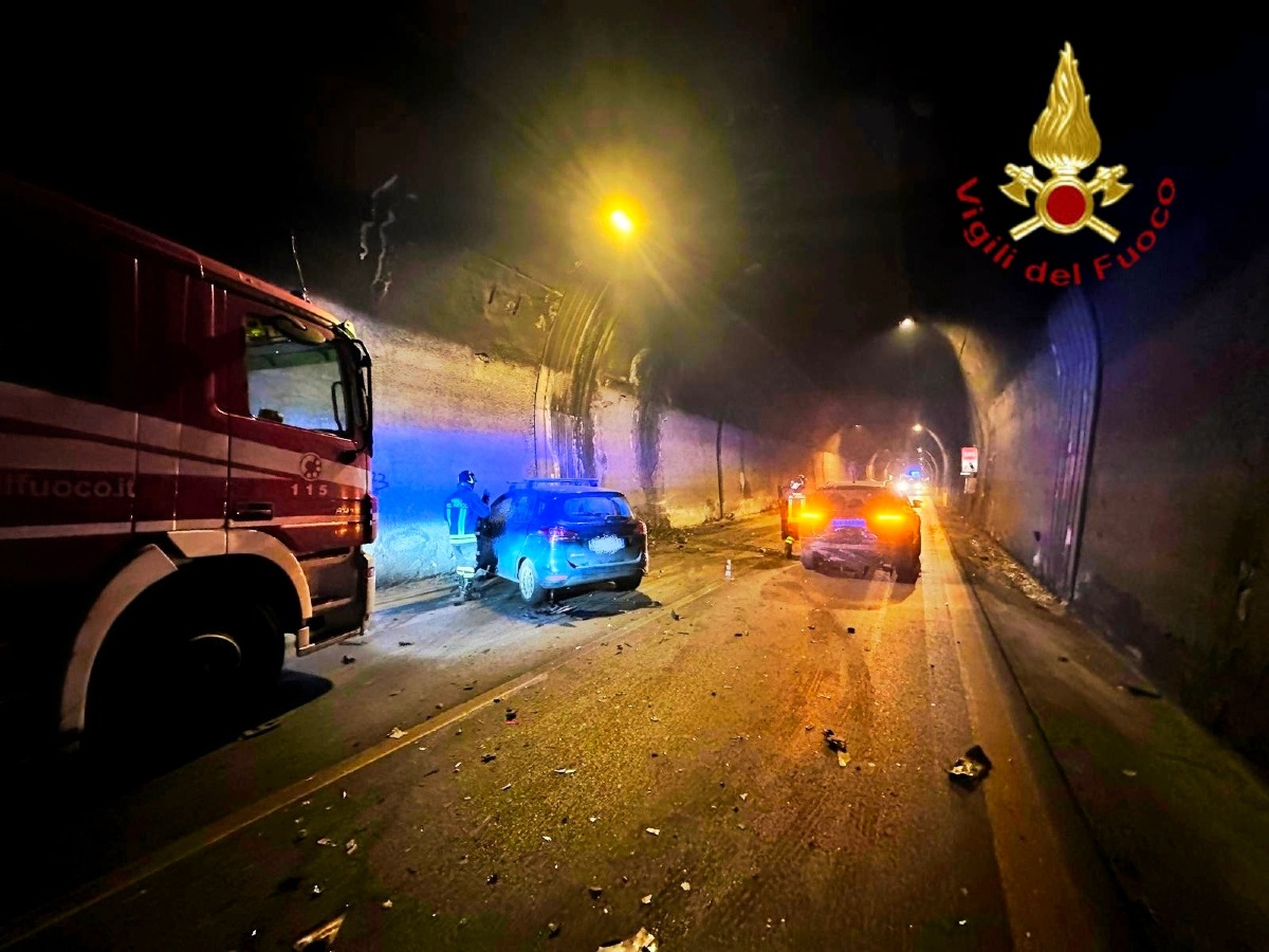 Vigili del Fuoco AV Incidente Galleria Raccordo