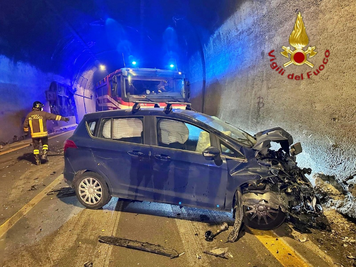 Vigili del Fuoco AV Incidente Galleria Raccordo