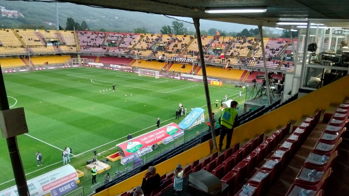 Tolleranza zero al Vigorito: Daspo fino a sei anni per due ultras - 