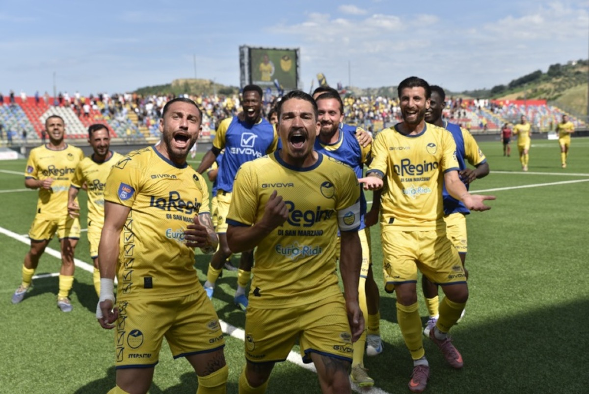 Scafatese Tricolore: un trionfo tennistico vale lo Scudetto di Serie D - 