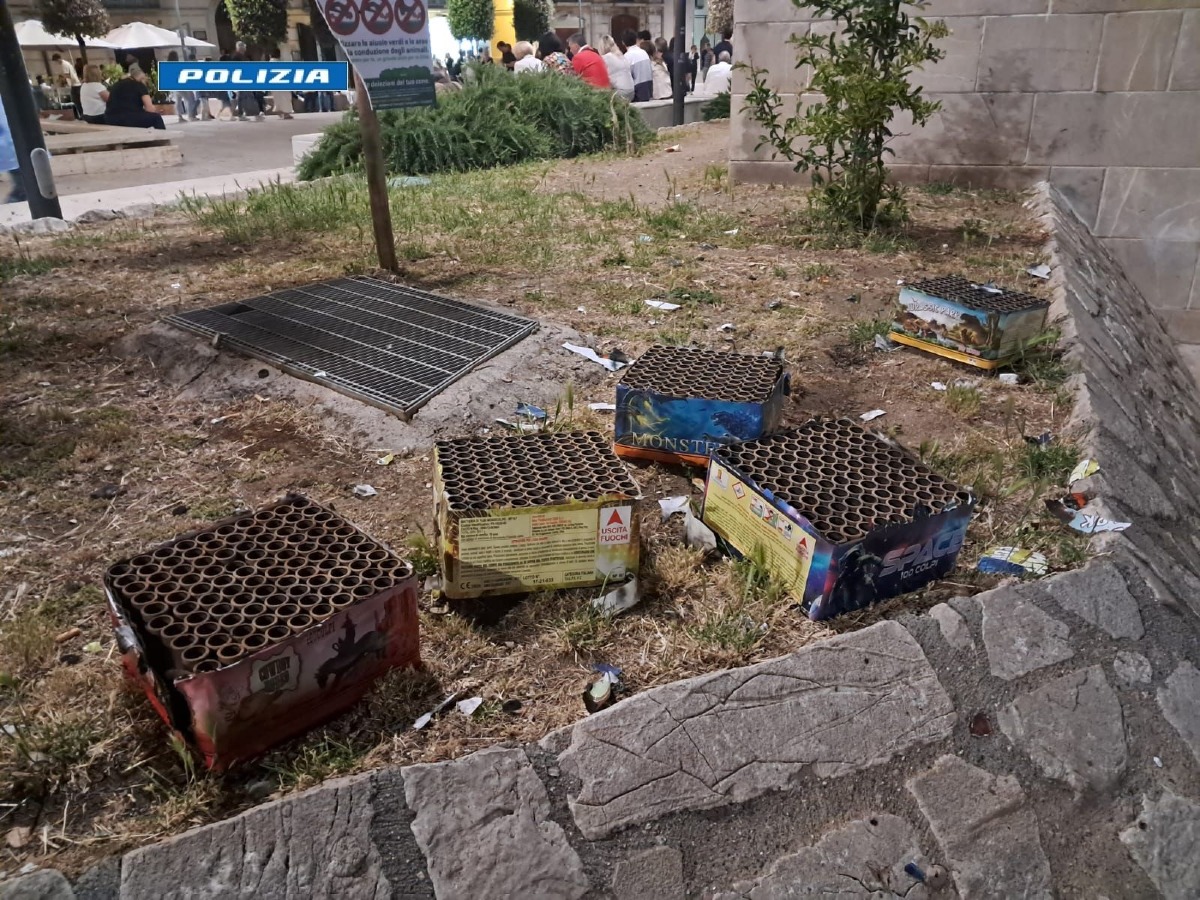 Avellino, botti illegali in piazza: denunciati due uomini - 