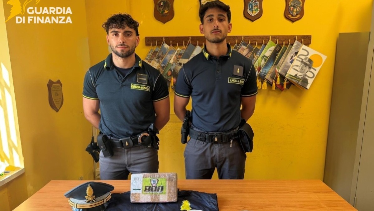 Blitz sulla statale: la Finanza intercetta un chilo di cocaina - 