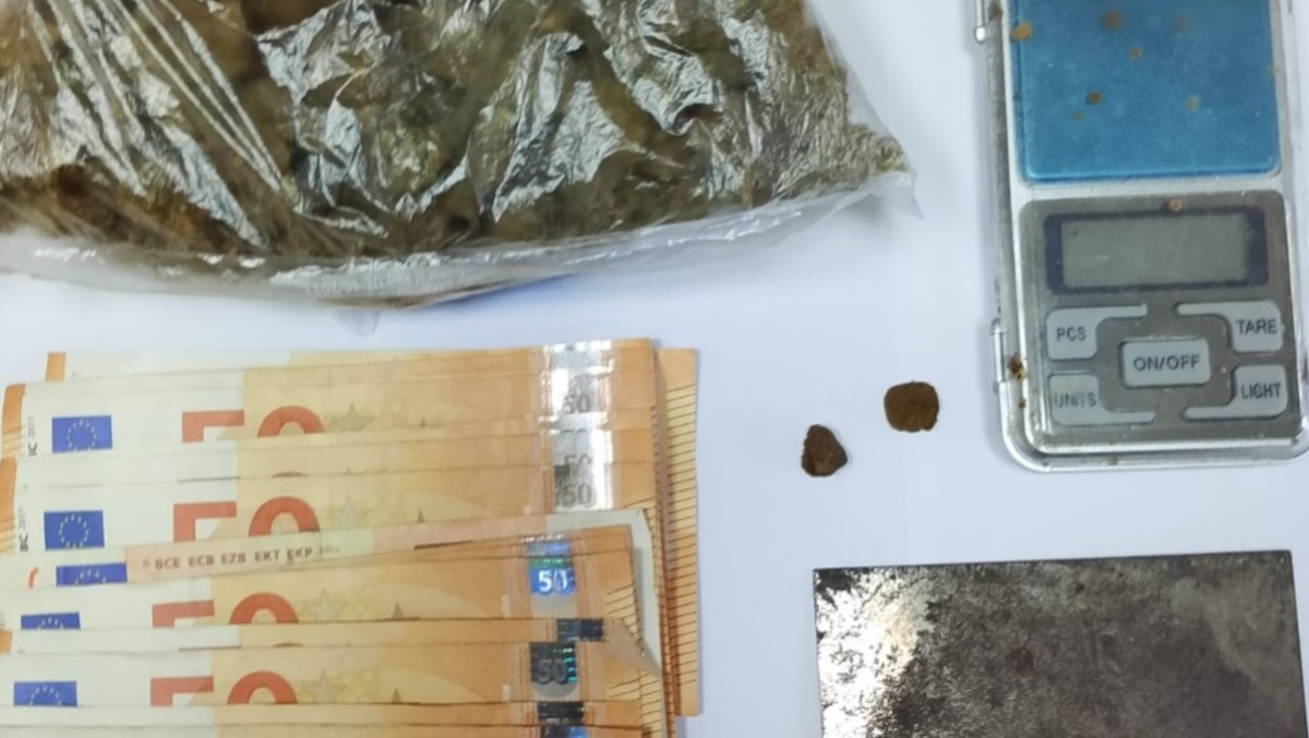 Posto di blocco sulla SS7bis: due arresti per droga ad Avella - 