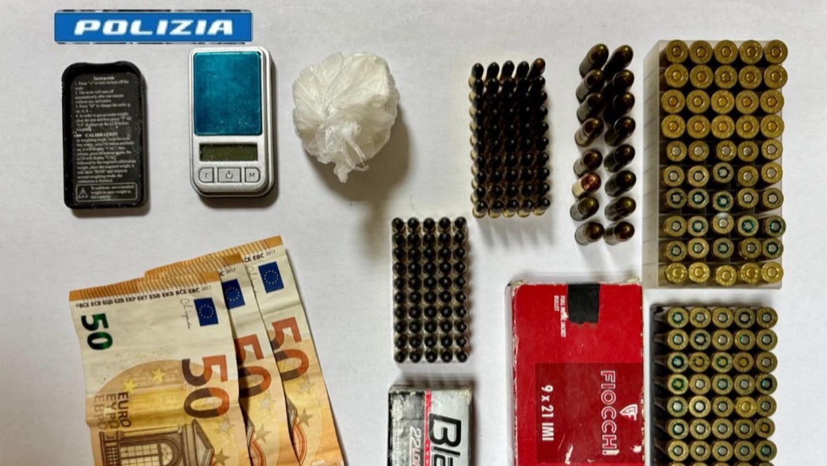 Blitz antidroga ad Avellino: 36enne in manette con cocaina e 200 munizioni - 