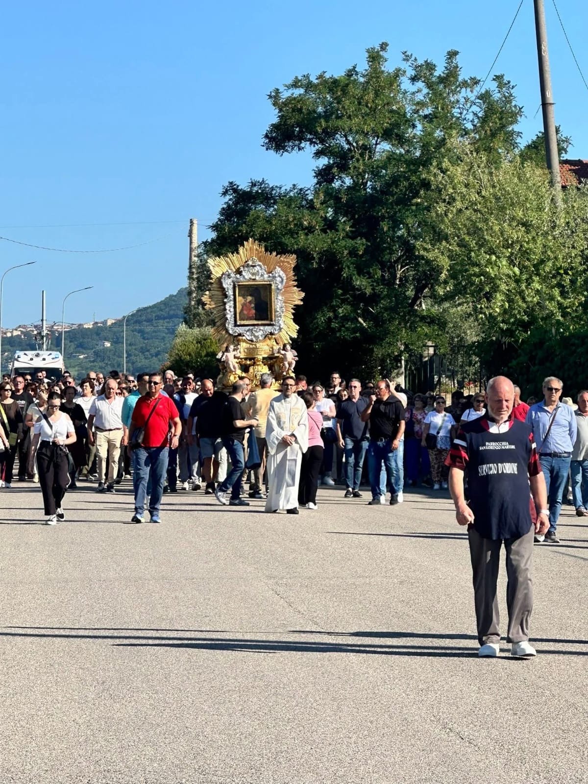 Fede in cammino: San Lorenzo Maggiore riabbraccia la Madonna della Strada - 