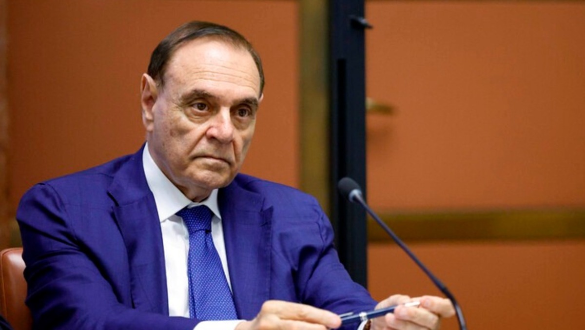 Benevento nel caos, l'opposizione esige la resa: "Mastella cacciato dalle inchieste, si dimetta" - 