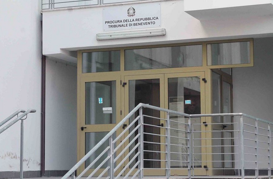 Sigilli a quattro aree di cantiere per le pale eoliche a San Marco dei Cavoti e Molinara - 
