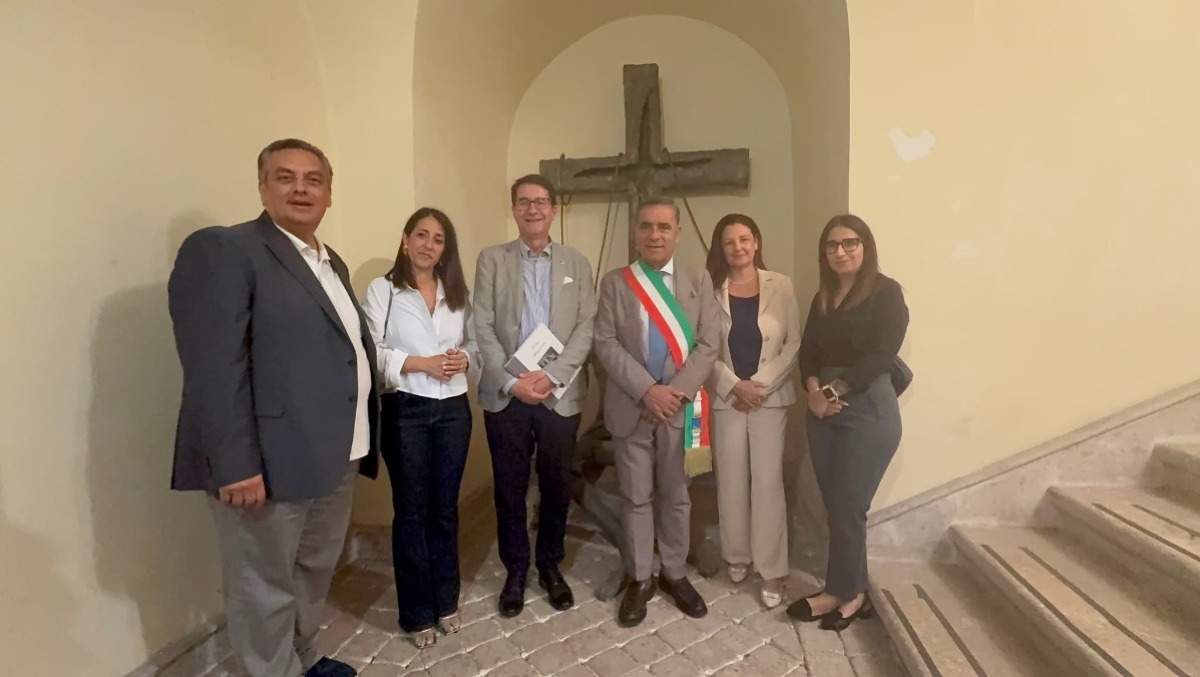 Montefalcione al centro di "Valore Sud": il borgo incanta i diplomatici - 