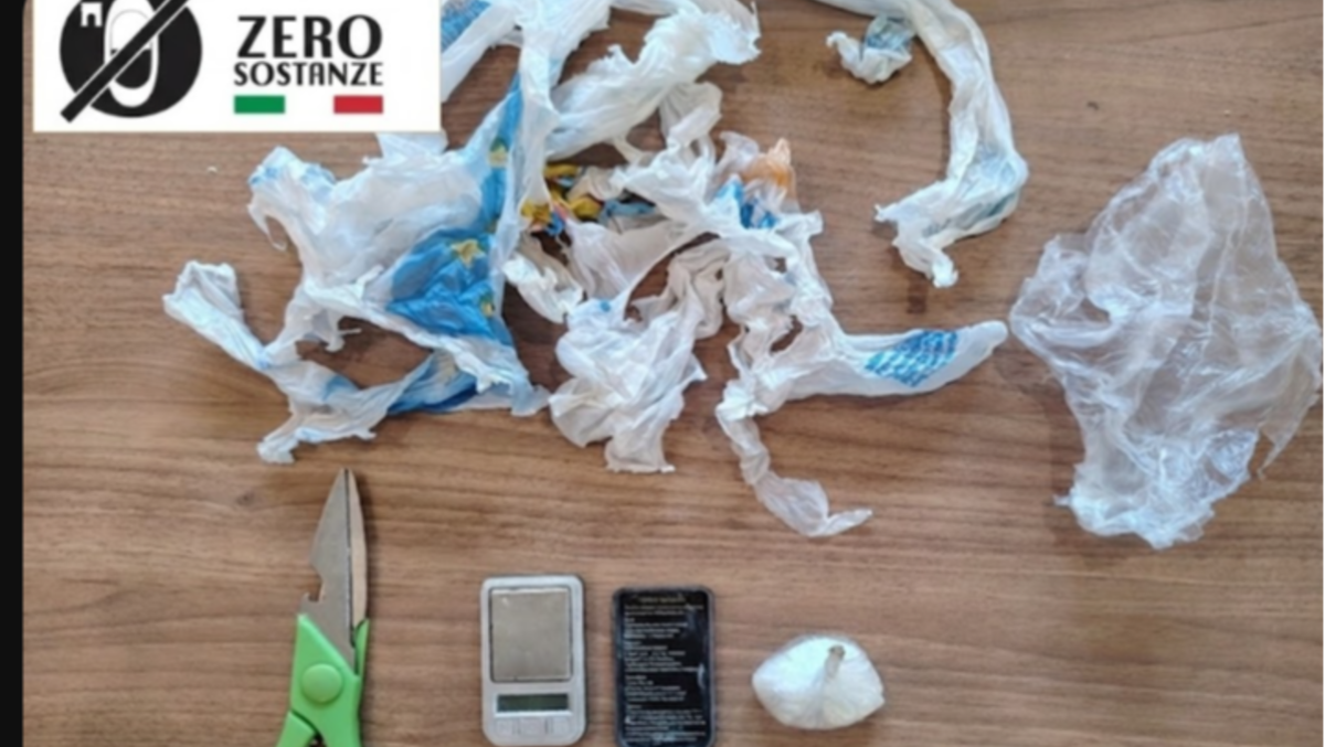 Benevento, blitz antidroga in cucina: trentaquattrenne finisce ai domiciliari - 