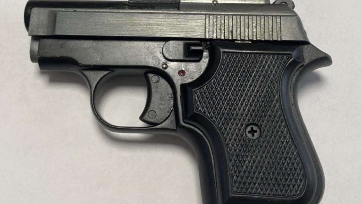 Pistola clandestina nel "puff": arrestata una coppia di conviventi a Fisciano - 