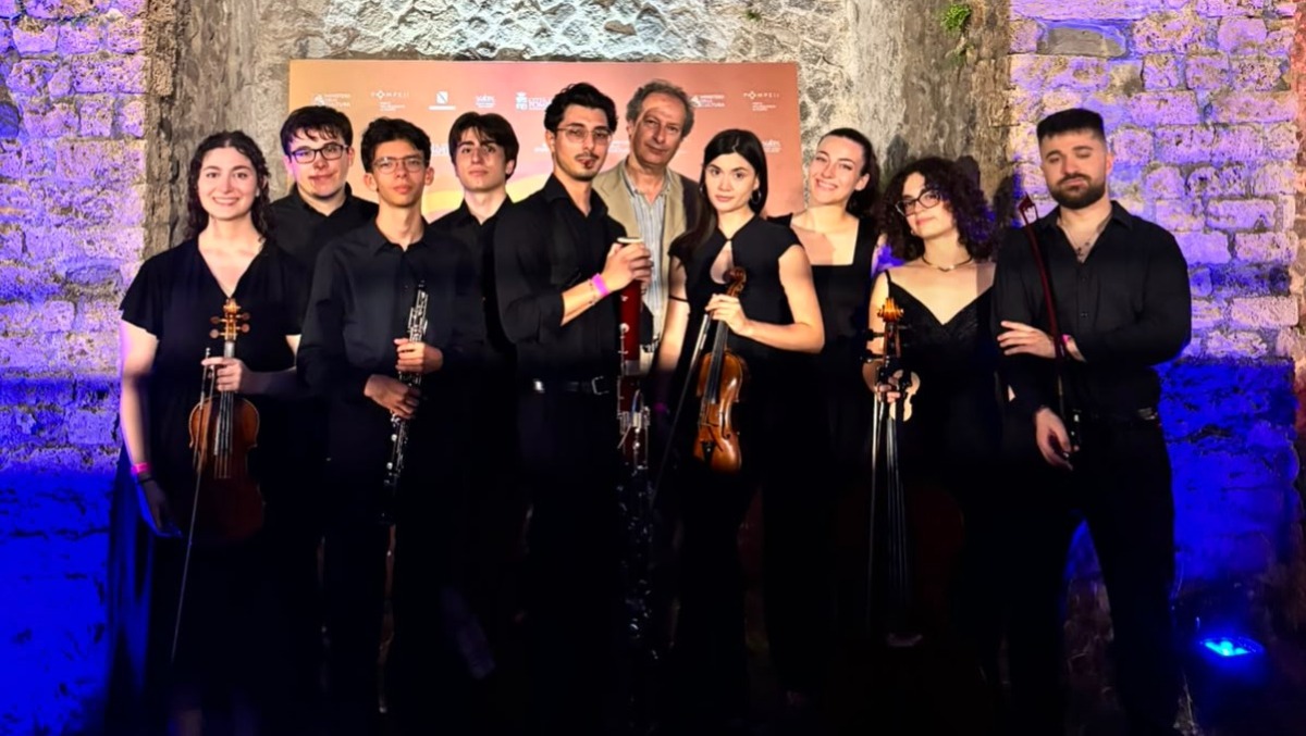 Trionfo a Pompei per Riccardo Muti: i giovani del “Nicola Sala” brillano sul palco dell'Anfiteatro - 