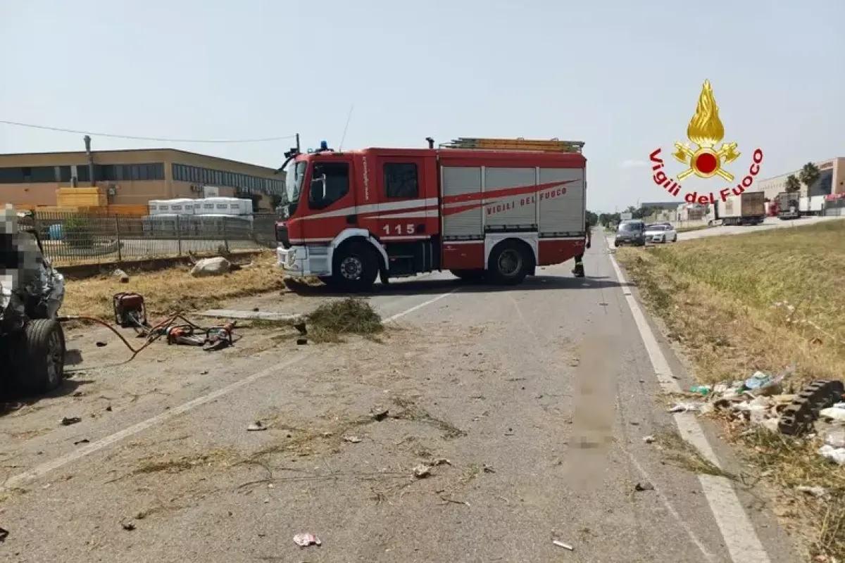 Scontro frontale sulla statale 7 nel Casertano: due morti e un ferito grave - 