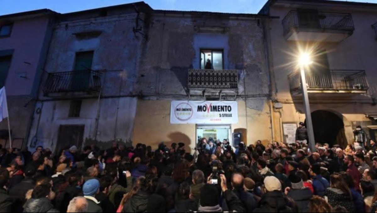 Inquinamento ad Acerra: per il M5S le ordinanze comunali restano lettera morta - 
