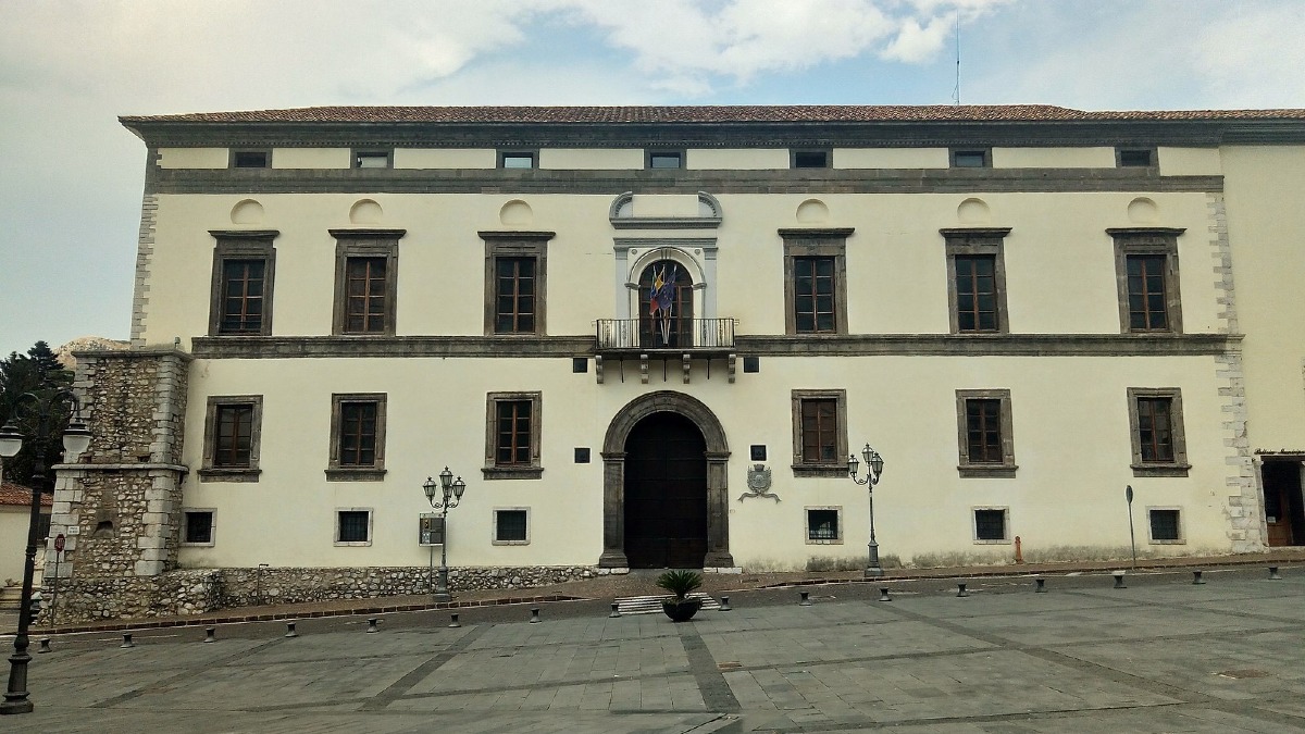 Solofra, la minoranza attacca: "De Stefano incompatibile, rinviare il bilancio" - 