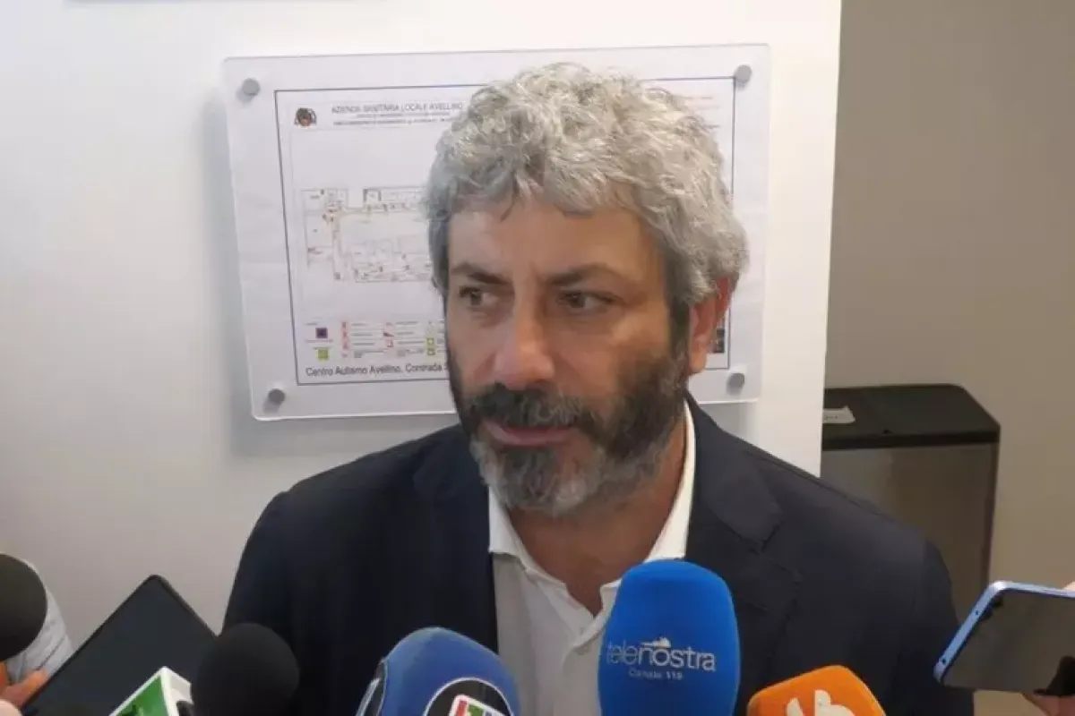 Fico ad Avellino: inaugurato il Centro Autismo e rilancio per stadio e treni - 