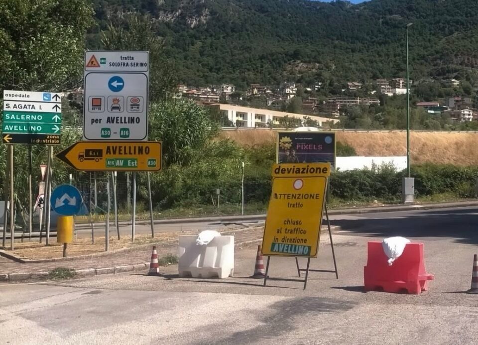 Avellino-Salerno, riapre la galleria: ma il raccordo reggerà il caos dei tir carichi di pomodori? - 