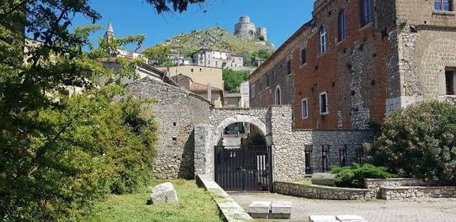 Montesarchio, il Sindaco Sandomenico ringrazia Pellegrino Mastella: 35mila euro per la Villa Comunale - 