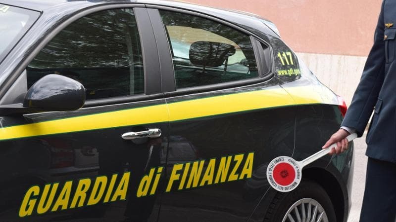 Firme digitali fantasma e società svuotate: in Campania nove indagati per truffa al fisco - 