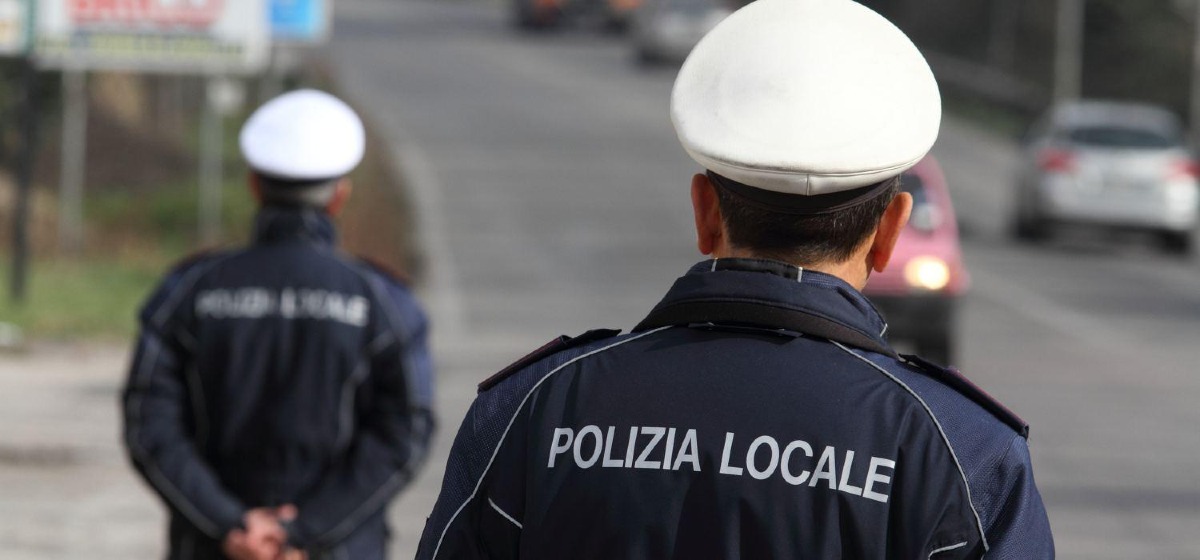 Senza patente né assicurazione a San Martino Valle Caudina: arriva la condanna a 4 mesi per un uomo di Maddaloni - 