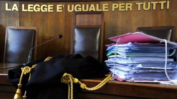Pistola e munizioni in casa: 50enne arrestata a San Giorgio del Sannio e subito liberata - 