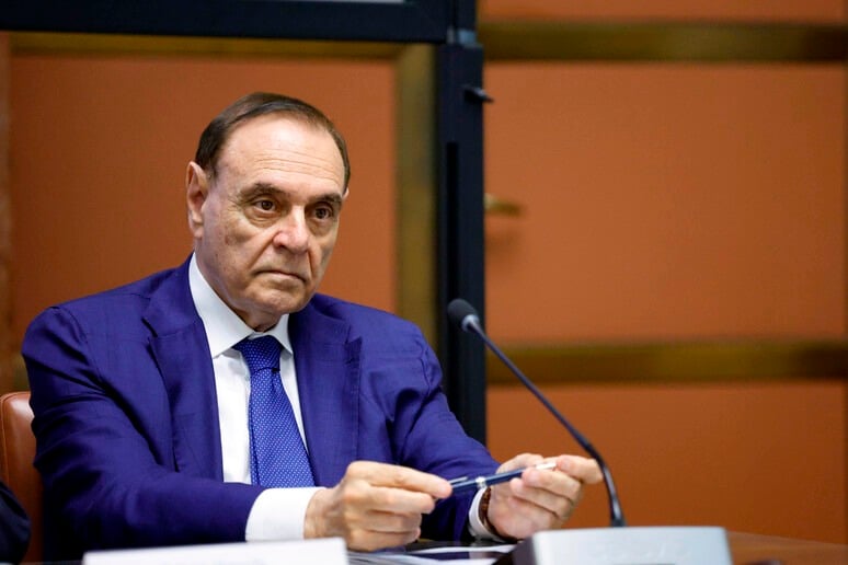 Calore inquinato: Mastella risponde alle accuse delle opposizioni - 