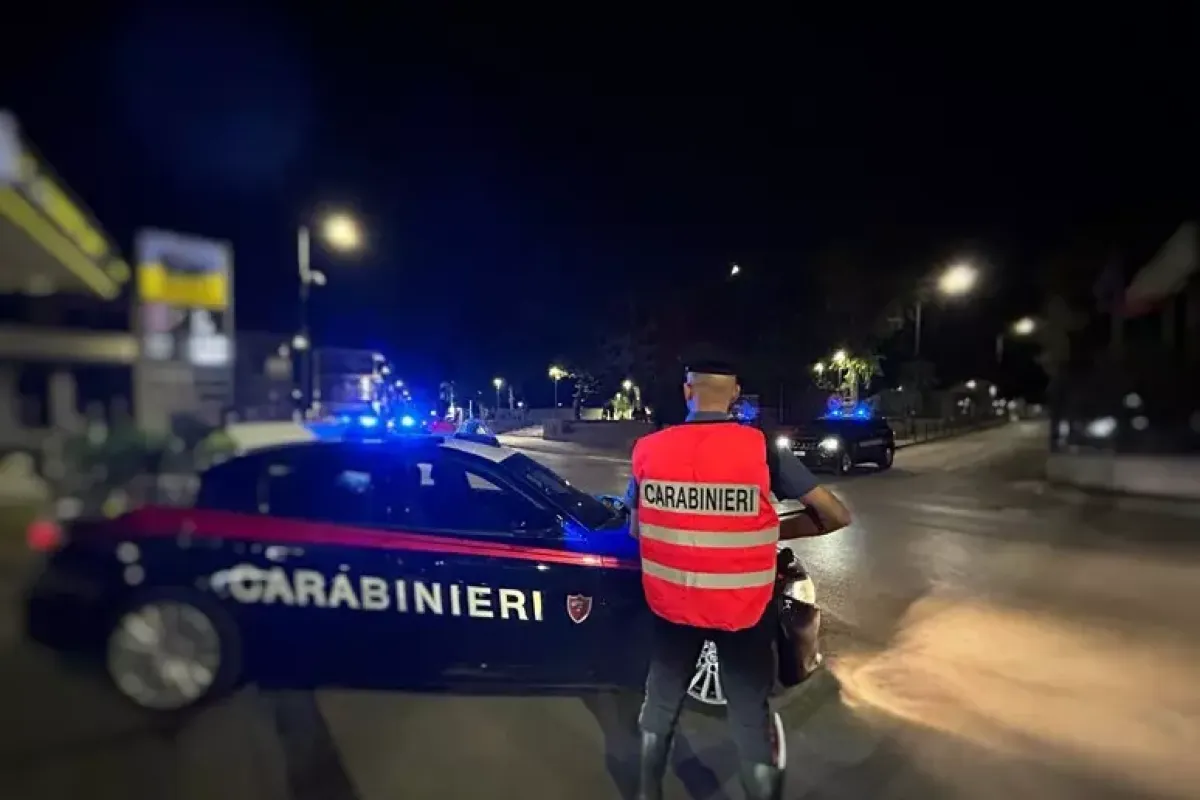 Minaccia gli automobilisti con la pistola: arrestato 46enne per rapina - 