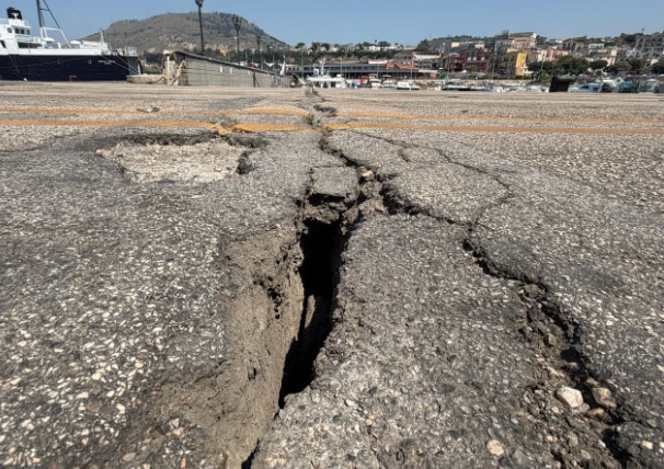 Campi Flegrei: continua la sequenza sismica dopo la forte scossa di magnitudo 4.7 - 