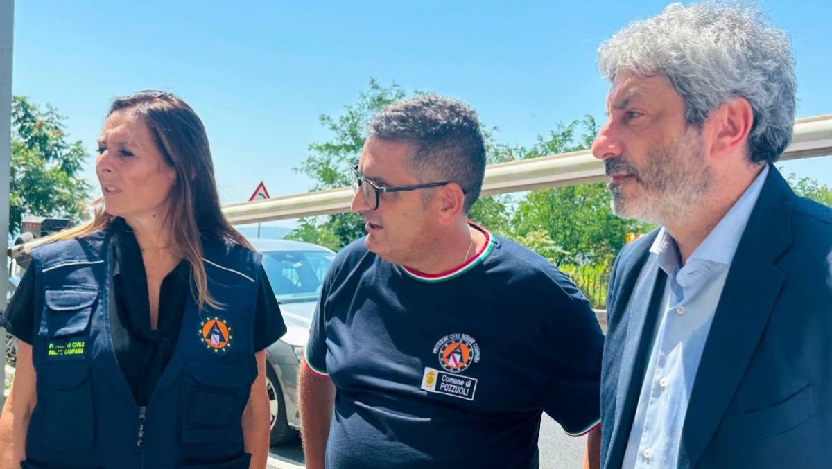 Bradisismo a Pozzuoli: Fico sul campo, pronto un milione per le famiglie sgomberate - 