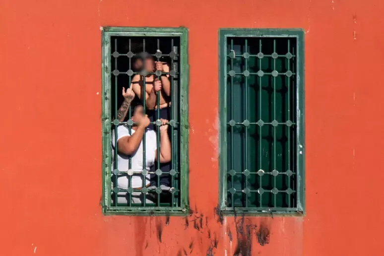 Devastata una sezione al carcere di Benevento: rivolta sedata nella notte - 