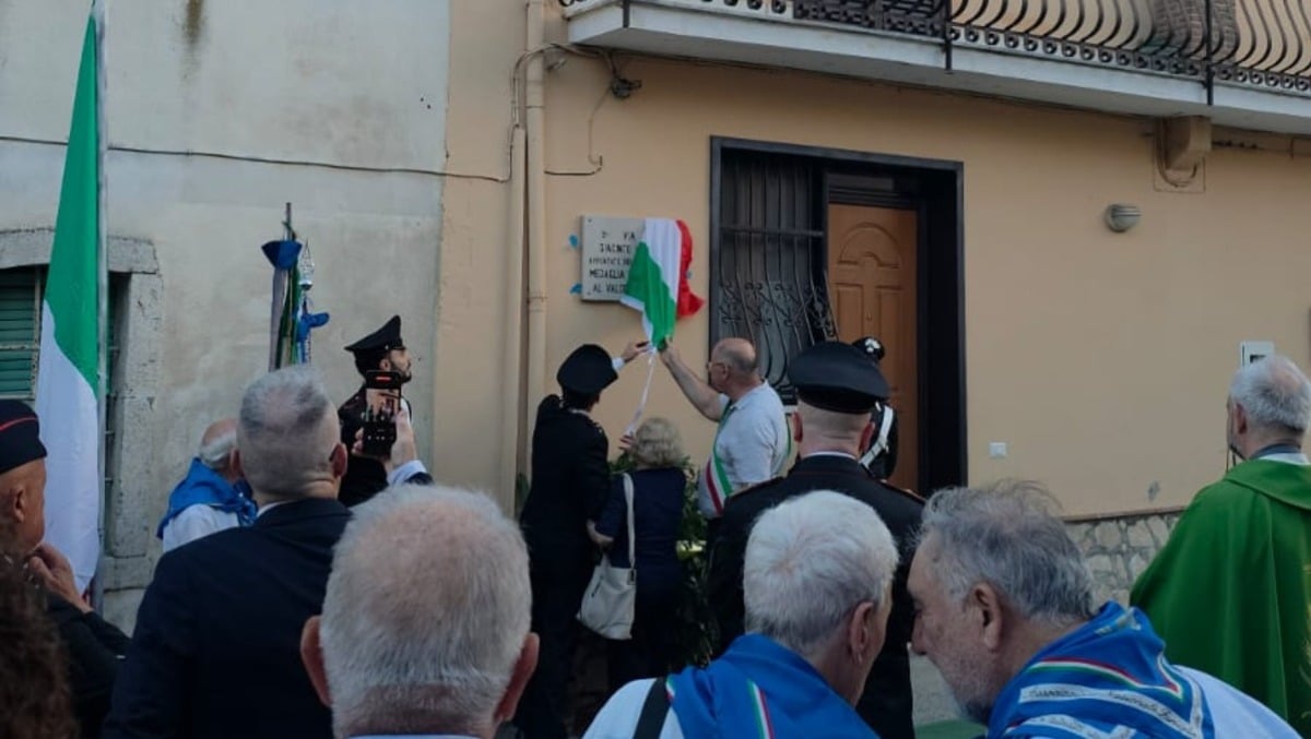Cassano Caudino ricorda Giacinto Vitale, l'eroe che fermò la rapina - 