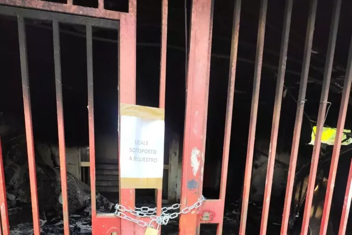Incendio a Torre del Greco: 32 sfollati messi in sicurezza in poche ore - 