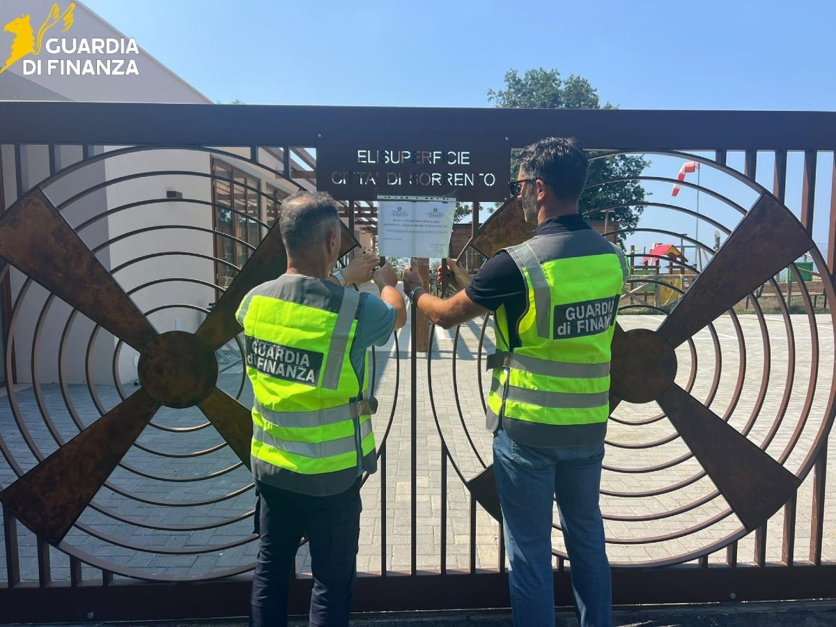Sigilli all'eliporto di Sorrento: blitz della Guardia Costiera e della Finanza a "Le Tore" - 