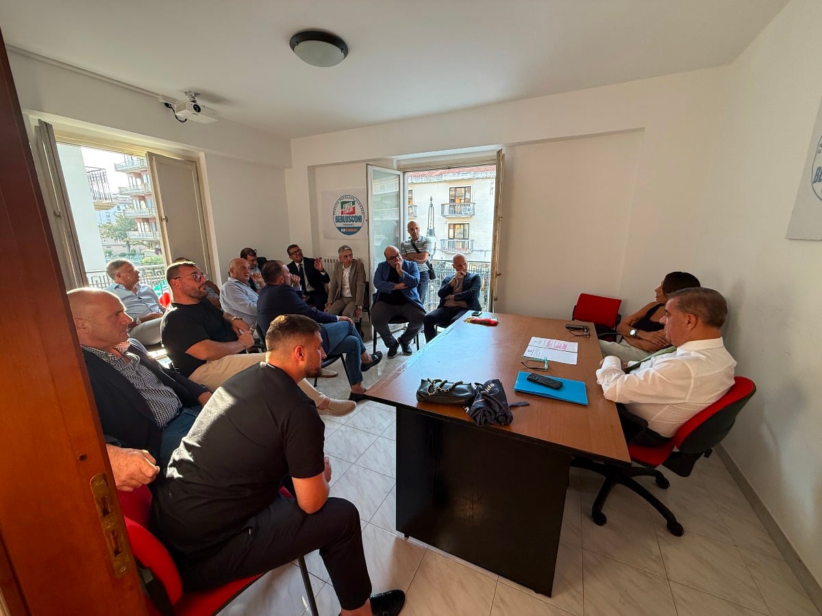 Forza Italia serrate le file in Irpinia: l'obiettivo è un seggio in Parlamento - 