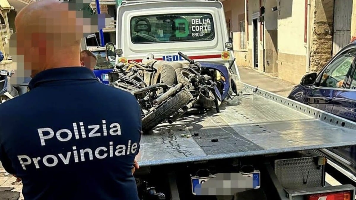 Caserta, blitz della Polizia Provinciale: sequestrata officina abusiva e ricettacolo di ricambi illeciti - 