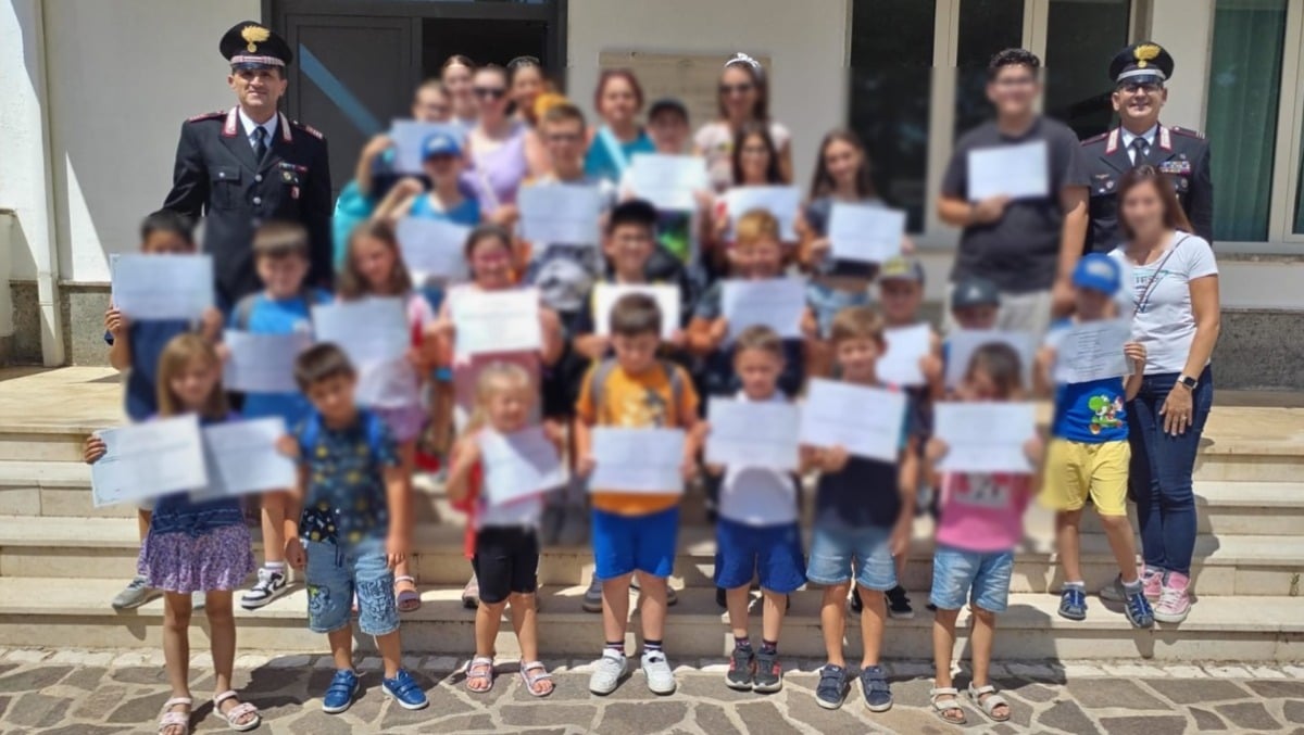 A lezione di legalità: i bimbi di Rocca San Felice conquistano i Carabinieri - 