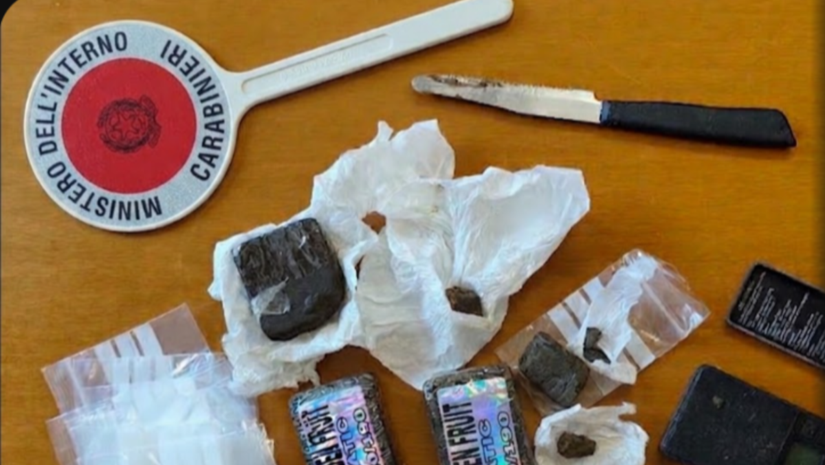 Droga nel forno in disuso: minorenne arrestato dai Carabinieri nel Sannio - 