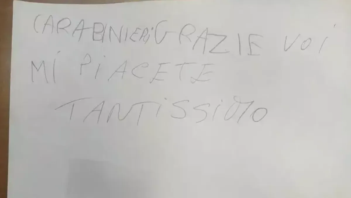 Segregata e picchiata con una mazza chiodata col figlio: la fuga miracolosa e quel disegno che scalda il cuore - 