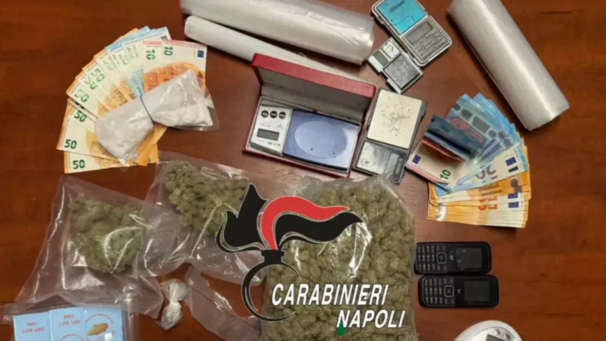 Ferragosto a Napoli: blitz dei Carabinieri tra droga, controlli e sanzioni - 