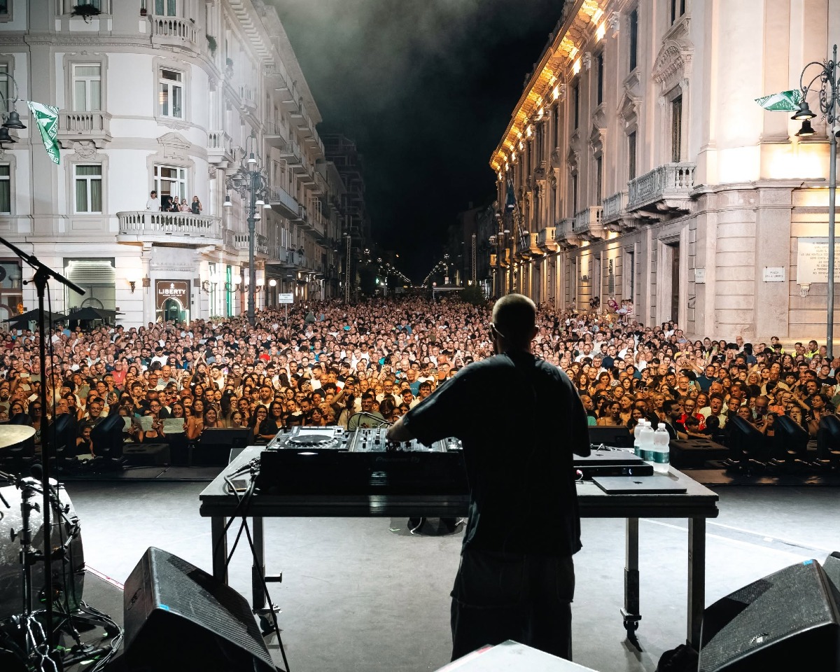 Avellino brilla con il concertone: oltre ventimila presenze per una notte record - 