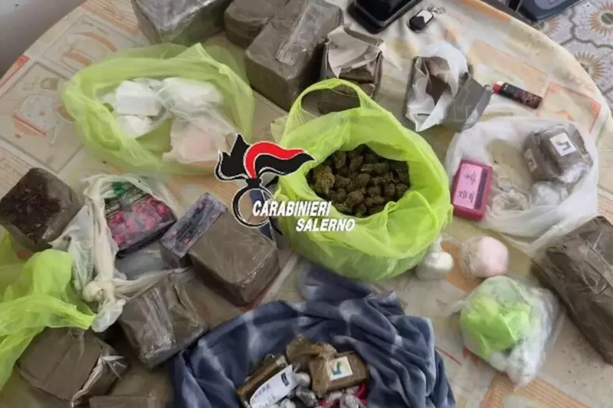 Maxi blitz antidroga tra Capaccio ed Eboli: sequestro di armi e un chilo di stupefacenti - 