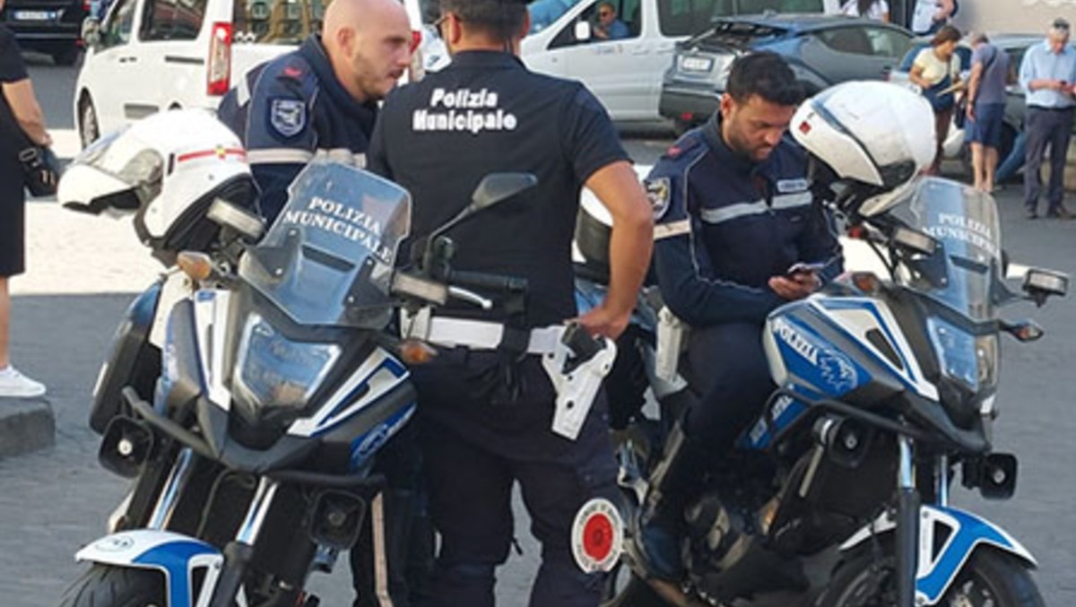 Napoli, violenza sessuale in via Toledo: bloccato un 29enne dalla Polizia Locale - 