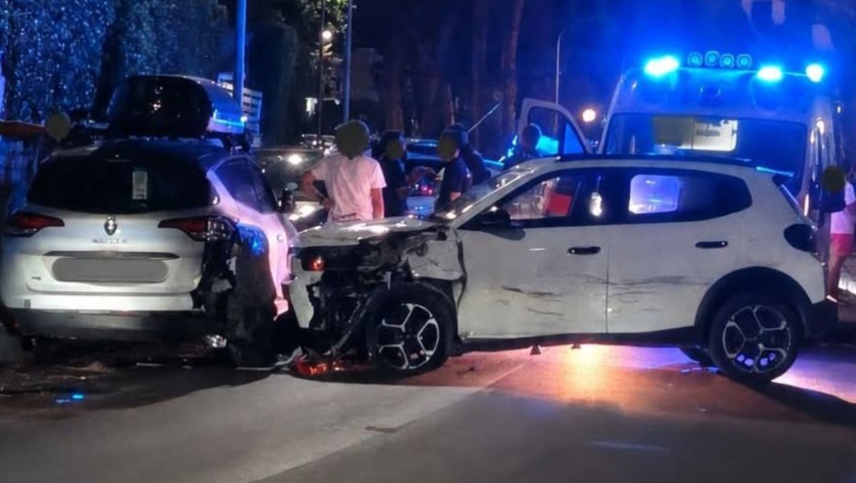Follia a Baia Domizia: rissa, schianto e litorale bloccato - 