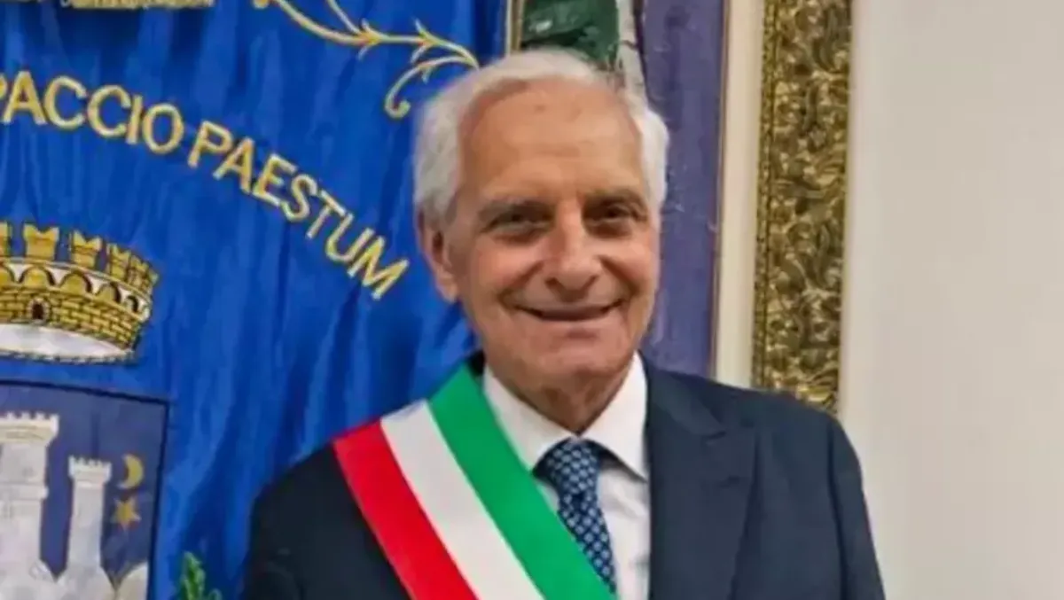 Capaccio Paestum, sfiduciato il sindaco Paolino: dopo 15 mesi cade la giunta - 
